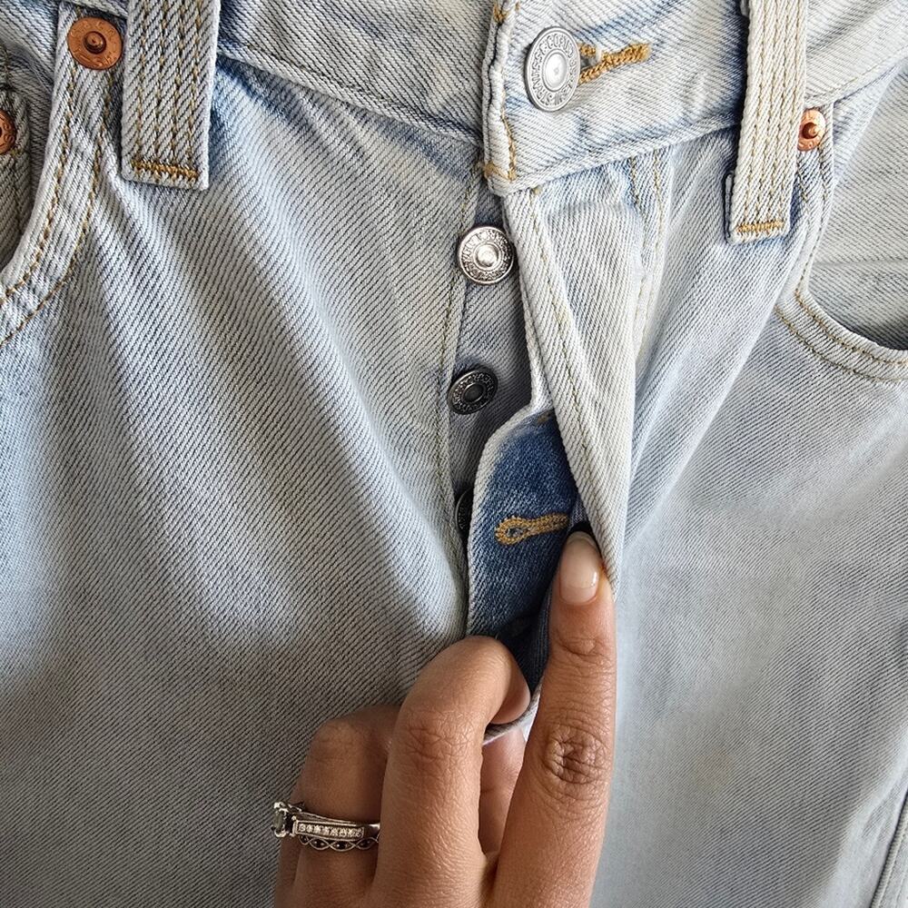 Levi's Ribcage Super High Rise Ankle Straight Light Wash Jeans NWT 26 X 27 - Picture 4 of 16